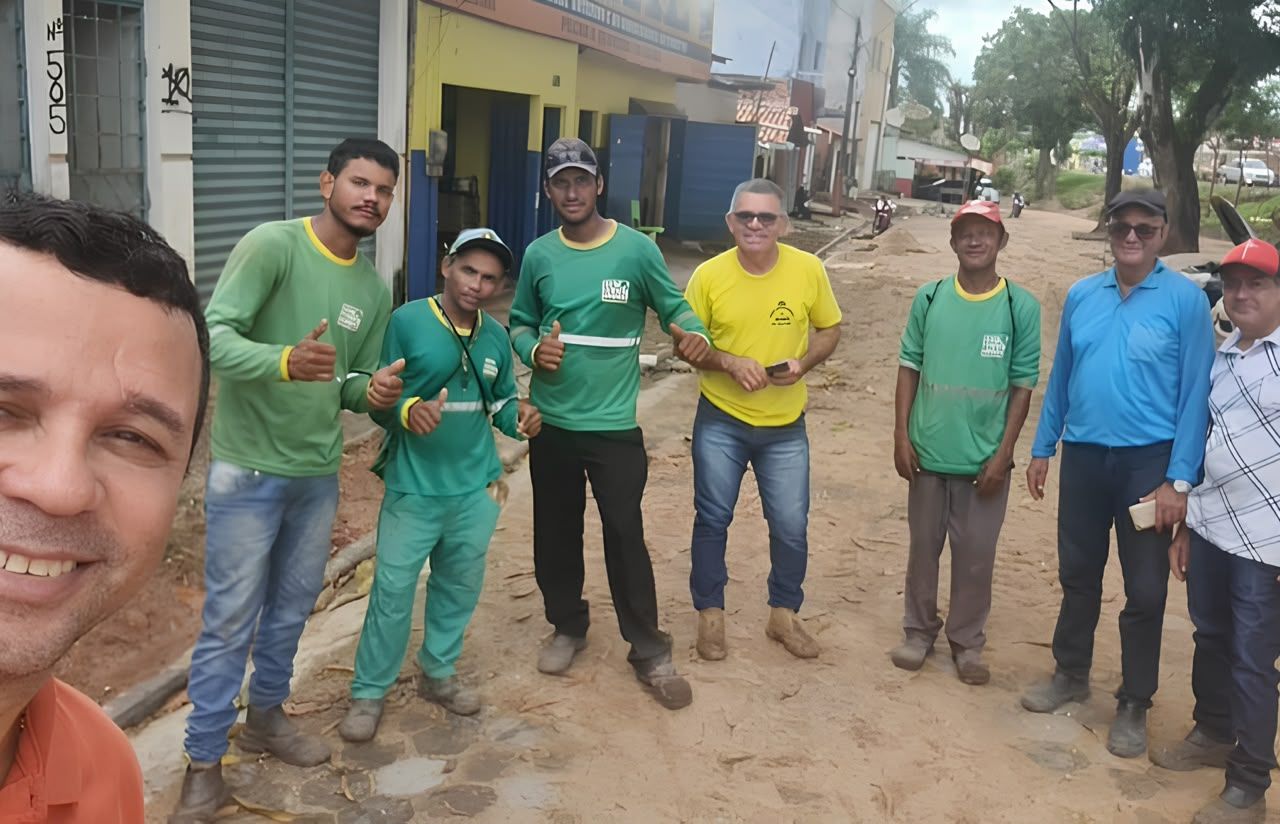 Foto 2 da obra Bloqueteamento (pavimentação com blocos de concreto) da avenida Santa Luzia.