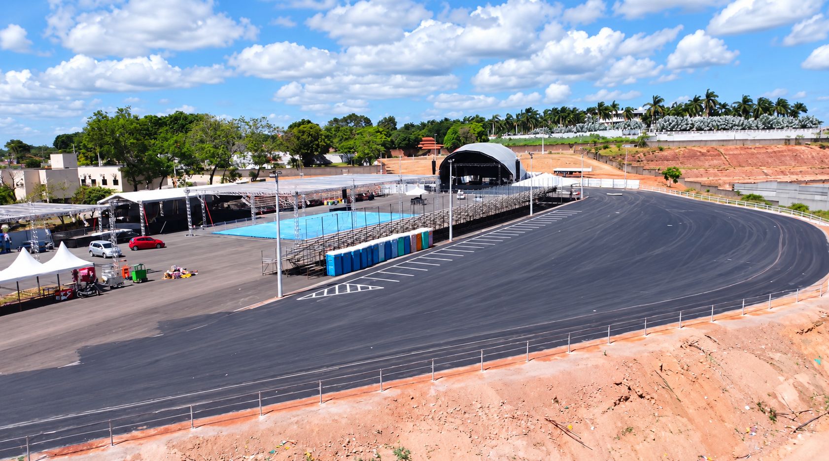Foto principal da obra Construção do Espaço Cultural José Carlos Brandão (ZEPPELIM)