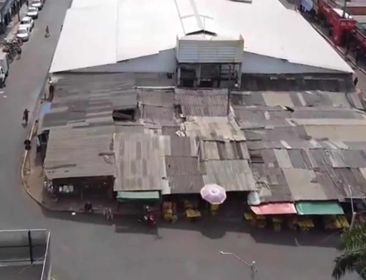 Foto 2 da obra REQ. em conjunto com a vereadora Robenha Maria (em memória) - Construção de uma nova fachada no mercado municipal de Açailândia