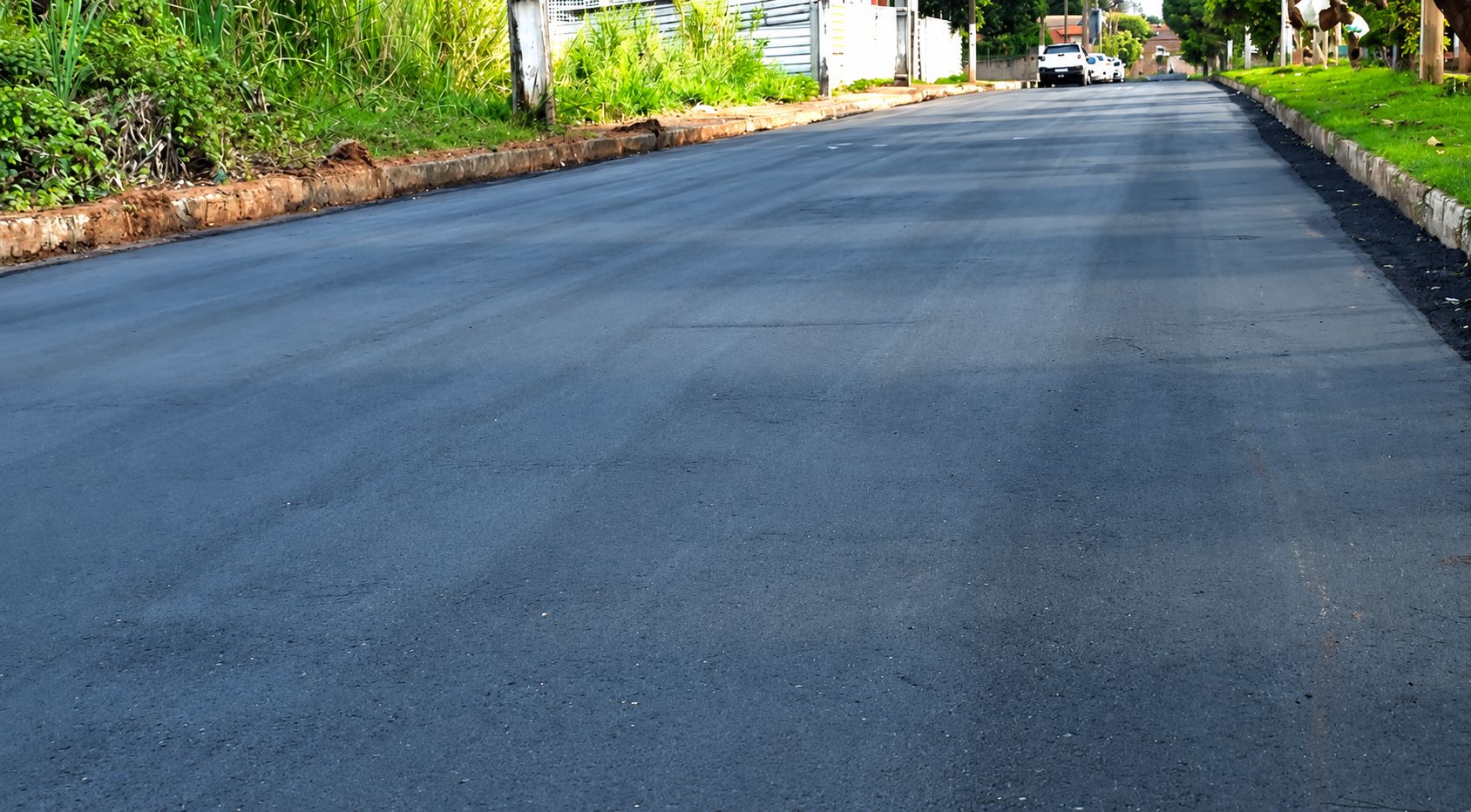 Foto 2 da obra Recuperação asfáltica e sarjetas da avenida Kenedy - Vila Ildemar